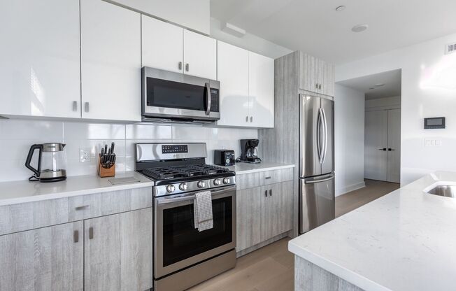 1 bed, 1 bath, 663 sqft, $3,050, Unit 404
