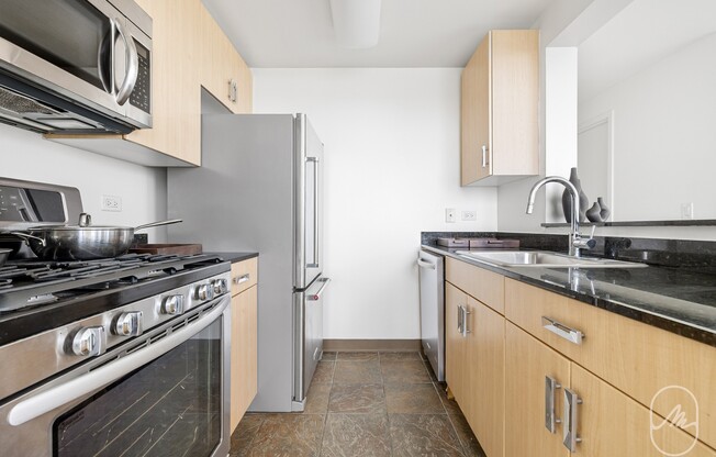2 beds, 2 baths, $7,200, Unit 27J