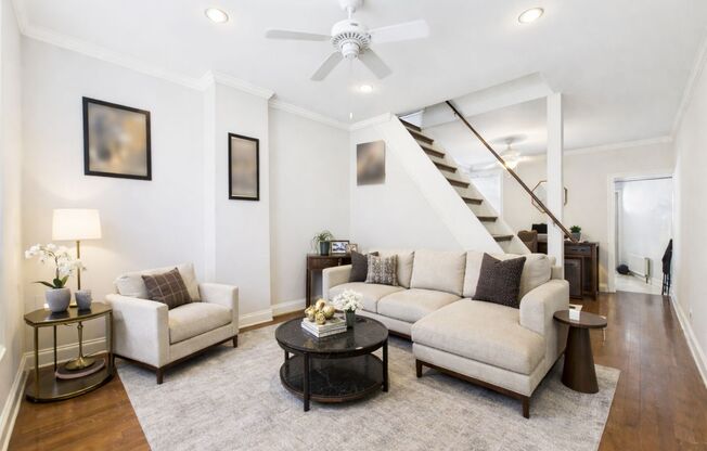 Newly renovated bright 2 bed 1 bath in fishtown JULY 10