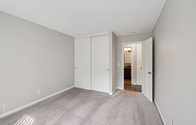 1 bed, 1 bath, 755 sqft, $1,295, Unit 1855-103