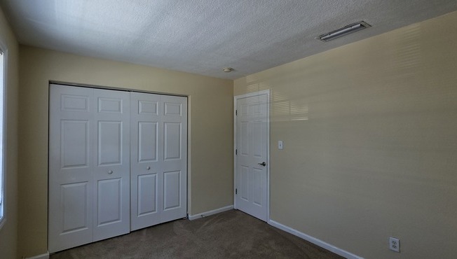 108 POMPANO DR SE