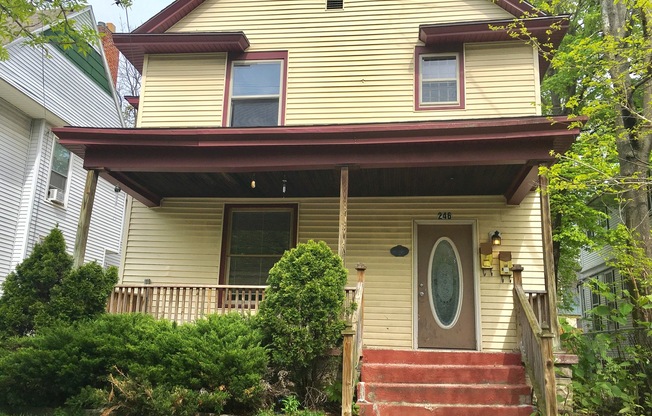 246 Eastern Ave SE
