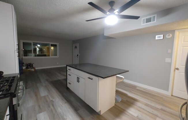 705 CTR ST