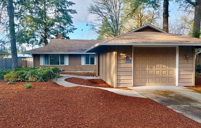 Tastefully Remodeled Pet Friendly 3 Bedroom Home with New Appliances, Carpet, Paint Located In Lake Oswego.