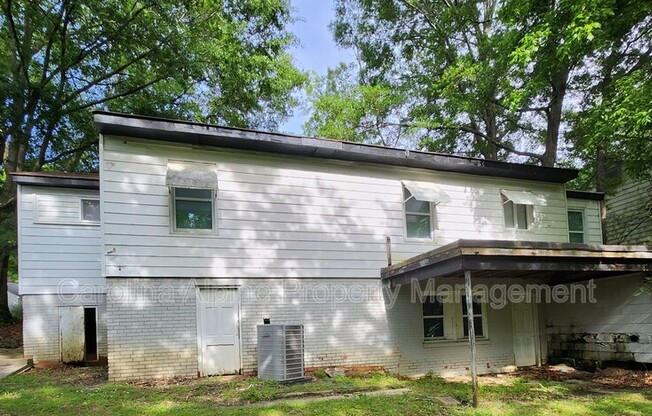 607 GLENN ST