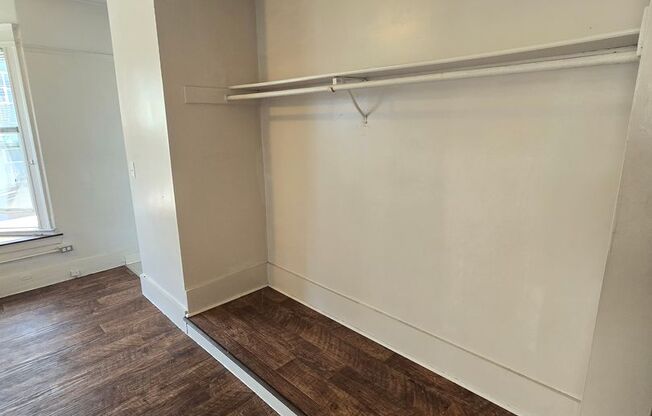 Studio, 1 bath, 306 sqft, $1,295, Unit 212