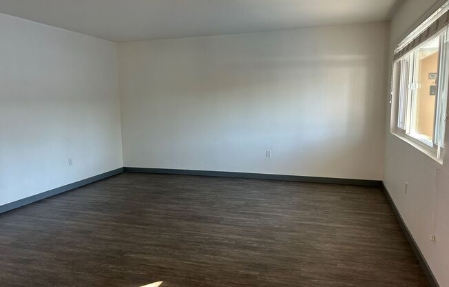 2 beds, 1 bath, 950 sqft, $2,965, Unit C028