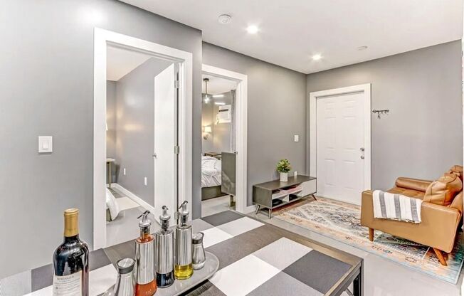 2 beds, 1 bath, 600 sqft, $1,850, Unit Unit 3
