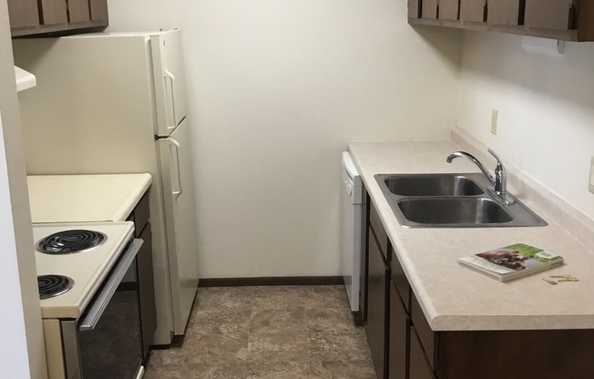 2 beds, 1 bath, 825 sqft, $879.99