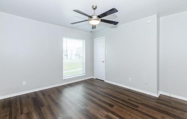 3 beds, 2 baths, 1,362 sqft, $1,381