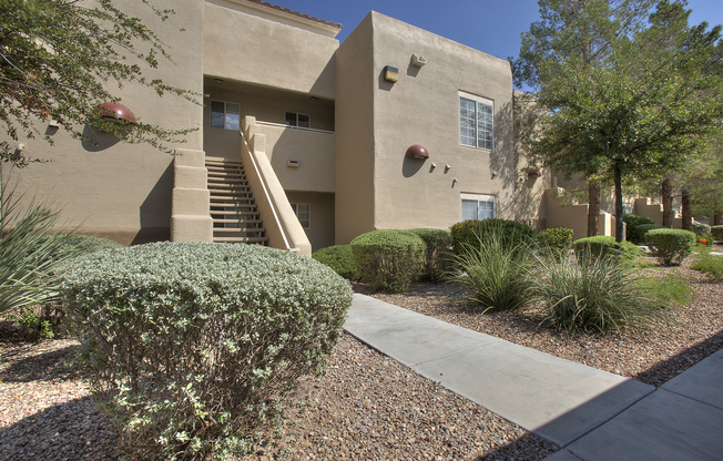 2 beds, 2 baths, $1,350, Unit # 204