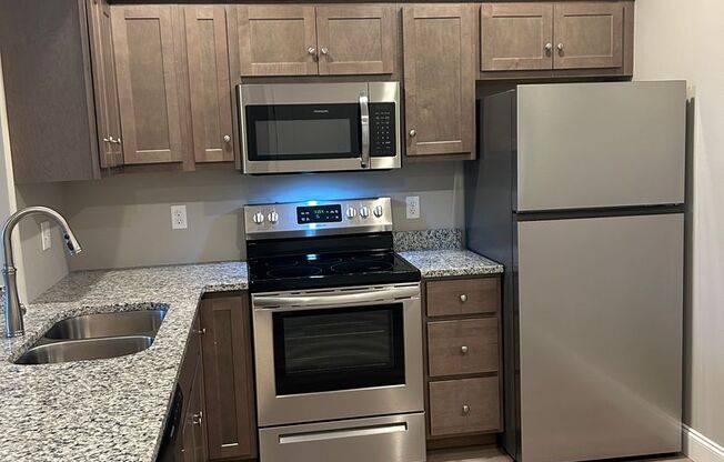 1 bed, 1 bath, 650 sqft, $775, Unit 212