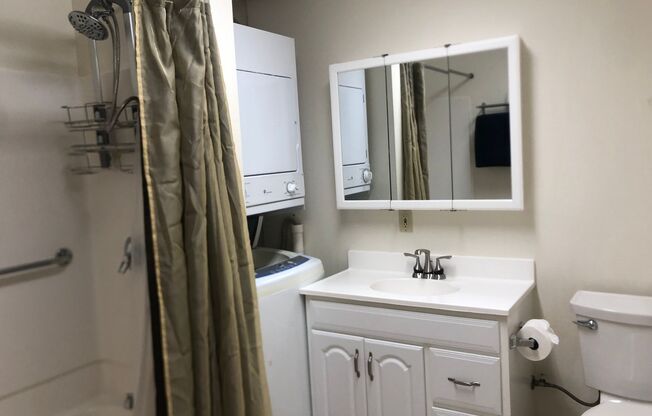 2 beds, 1 bath, $2,200