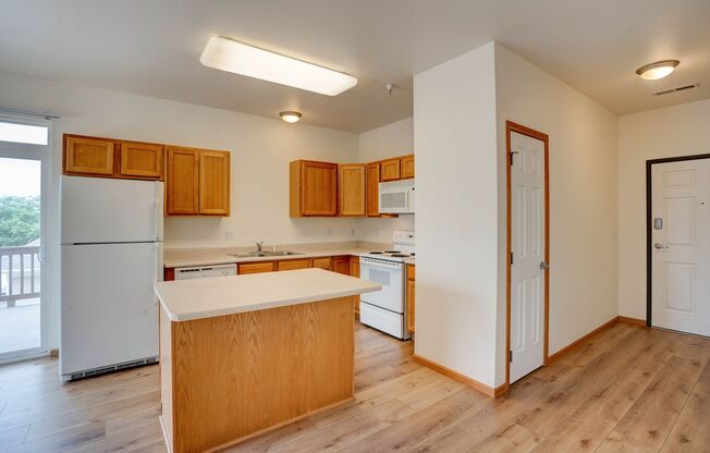 1 bed, 1 bath, 670 sqft, $1,235, Unit 3103