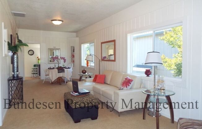 2 beds, 1 bath, $2,350, Unit House