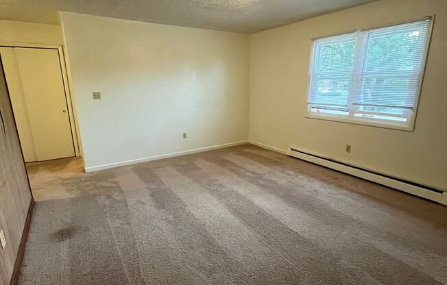 2 beds, 1 bath, 903 sqft, $1,170, Unit K-4