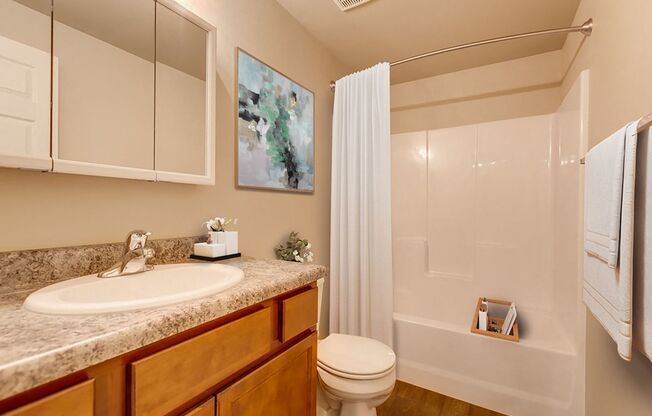 2 beds, 1 bath, 780 sqft, $1,290, Unit 26