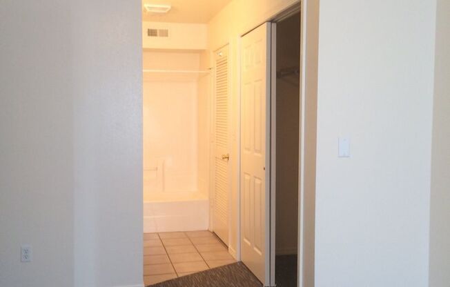 1 bed, 1 bath, 850 sqft, $695, Unit 21