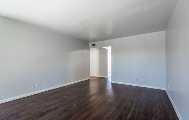3 beds, 2 baths, 1,296 sqft, $1,500, Unit 1010