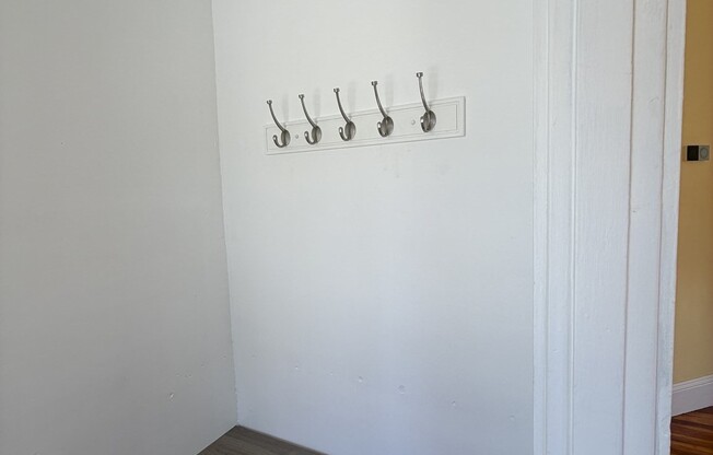 3 beds, 1 bath, 1,138 sqft, $3,100, Unit 1
