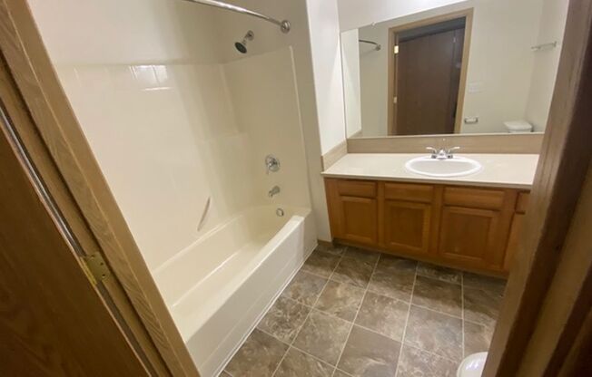 2 beds, 2 baths, 981 sqft, $1,649, Unit 304