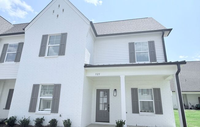 3BR/3.5BA - End Unit in South Grove