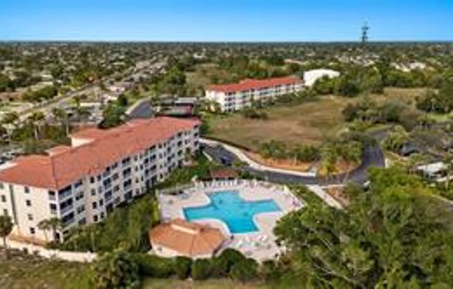 FIRST MONTH'S RENT FREE! 2/2 Condo in SW Cape Coral, Resort Style Living!
