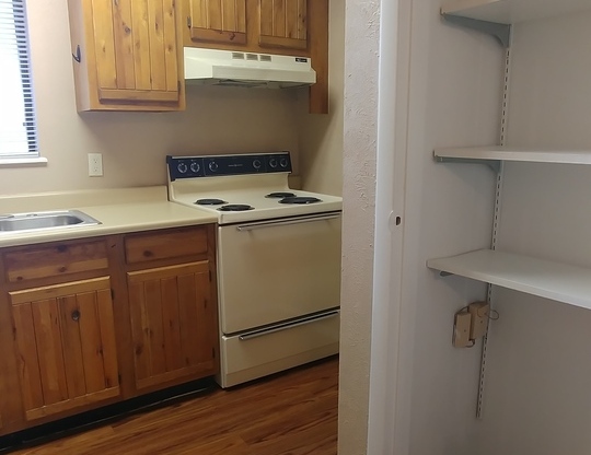 2 beds, 2 baths, 943 sqft, $855, Unit 1510