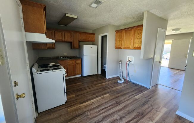 2 beds, 1.5 baths, 750 sqft, $975, Unit 353P