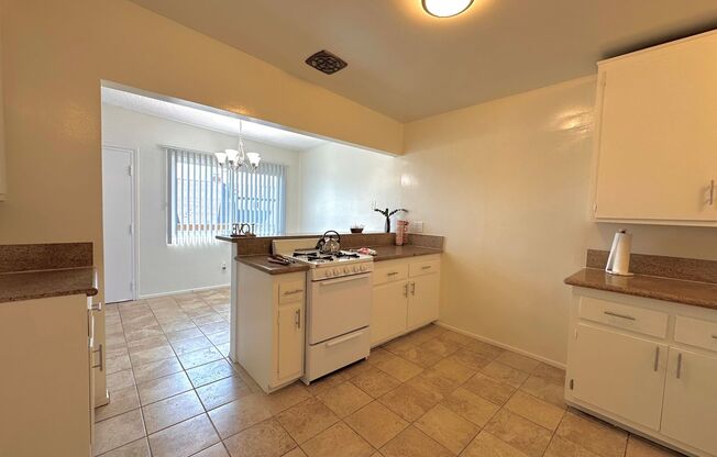 2 beds, 1 bath, $2,195, Unit Unit 1