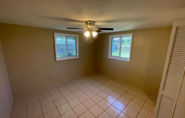 Cozy 3-Bedroom Home on a Corner Lot in Holiday, FL