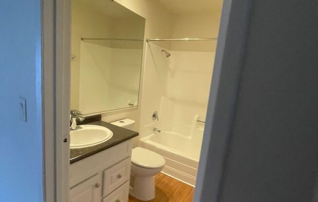 2 beds, 1 bath, 760 sqft, $1,229, Unit 276