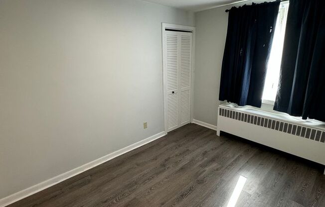 2 beds, 1 bath, $1,600, Unit REAR Apt.