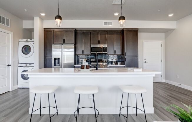 Modern 2 bedroom 2 bathrooms available in downtown Denver!