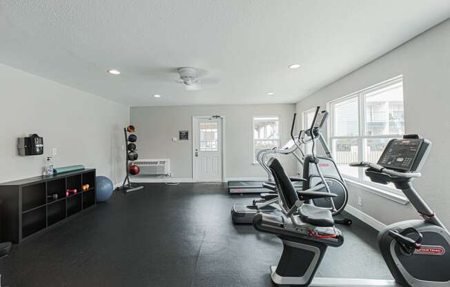 pearland apartments with fitness center