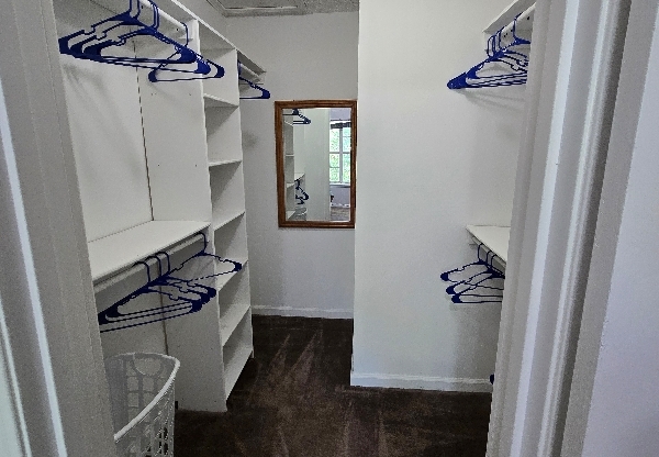 2325 Parrot Lane