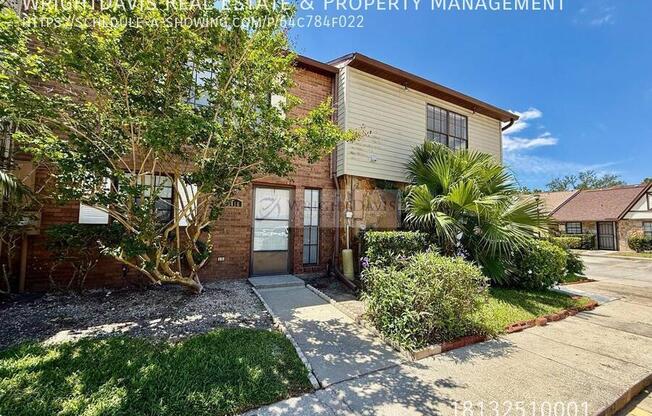 3416 SUNRISE VILLA CT N