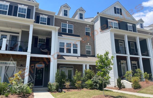 Great Opportunity! 3 Story 4 Bedrooms w/1st Floor Guest Suite Townhome @ Smith Farm, Apex, Available February 15th, 2025!