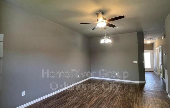 2 beds, 1 bath, $1,265