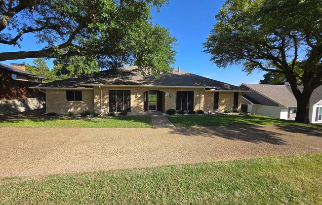 Stunning 4-bd 2.5 bath