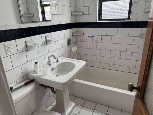 34 29 33 ST