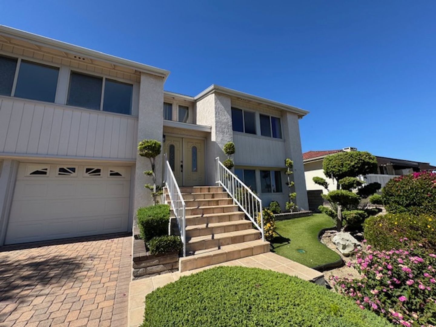 Newly Renovated 4 Bedroom 3 Bath Home with 2 Car Garage, Washer/Dryer hook-ups and Ocean/Harbor views