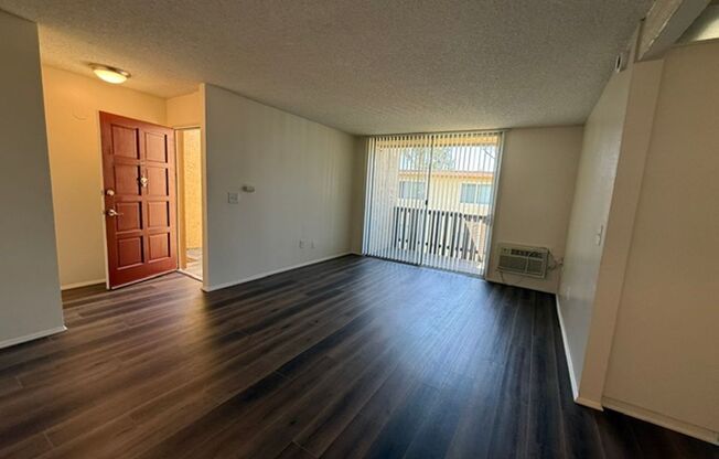 2 beds, 1 bath, 910 sqft, $2,525, Unit Q013