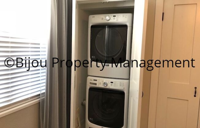 2 beds, 1 bath, $1,275