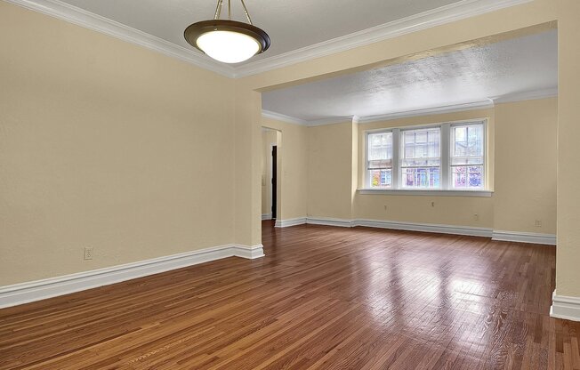 (858) 7225 Tulane Ave