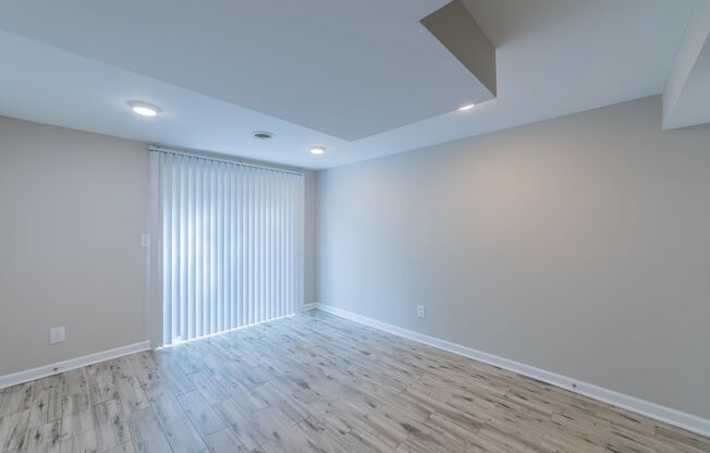 3 beds, 2 baths, 1,300 sqft, $1,825, Unit 666FPL