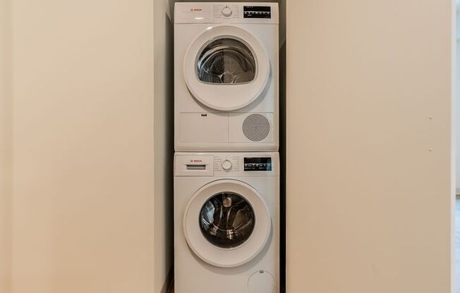 Studio, 1 bath, 484 sqft, $2,670, Unit 225