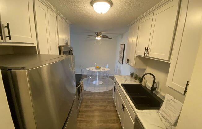 1 bed, 1 bath, 725 sqft, $1,149