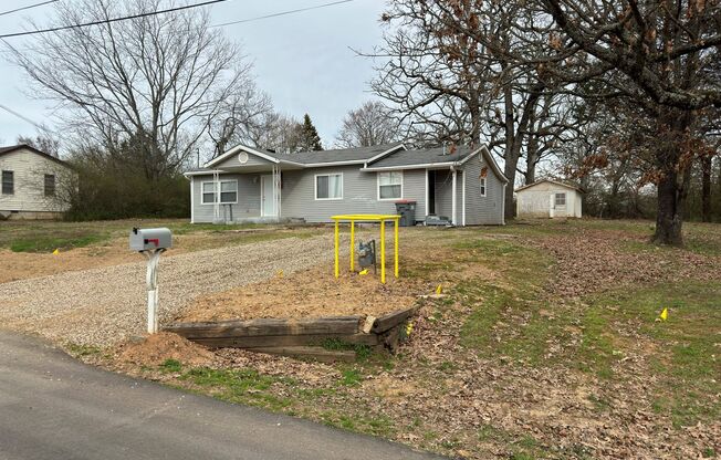 Charming 3 Bedroom / 2 Bathroom (1176 sf)