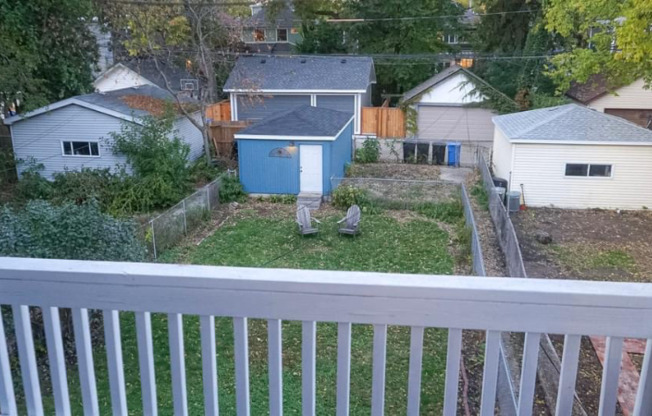 3 beds, 1 bath, 1,300 sqft, $2,500